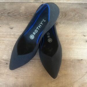 Black Rothy’s Point flats
